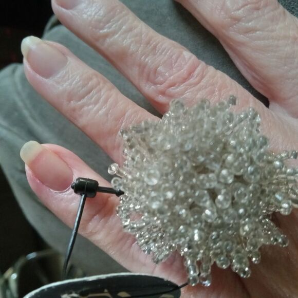 Sparkling Silver Stretch Statement Ring - Picture 1 of 4